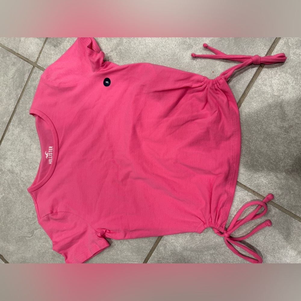 Women’s Hollister Baby Tee W/ Ties on Sides in Pink Size Small NWT